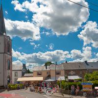 Église Saint-Aubin et Saint-Antoine de Padoue et brocante de Lavacherie